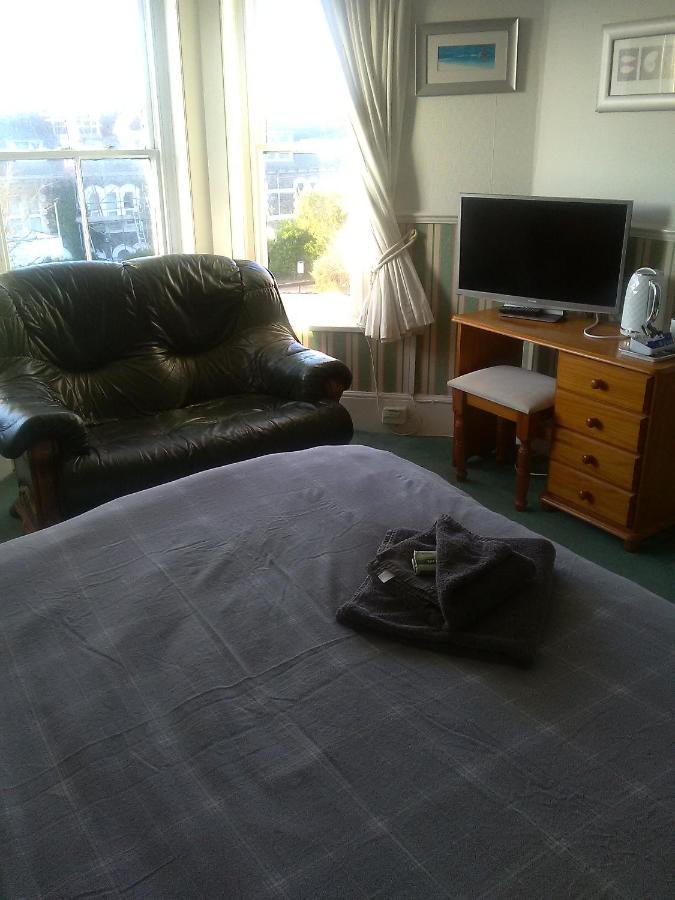 The Village Inn Bideford Chambre photo